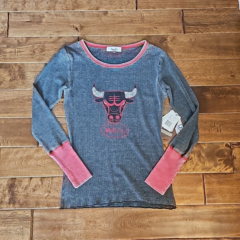 NWT: Chicago Bulls thermal shirt size L